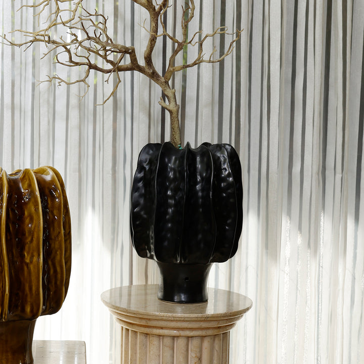 Black Gaia Vase